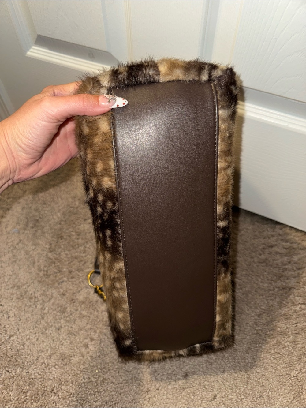 Steve Madden Deer Print Faux Fur Shoulder Bag New with Tags - Picture 7 of 15